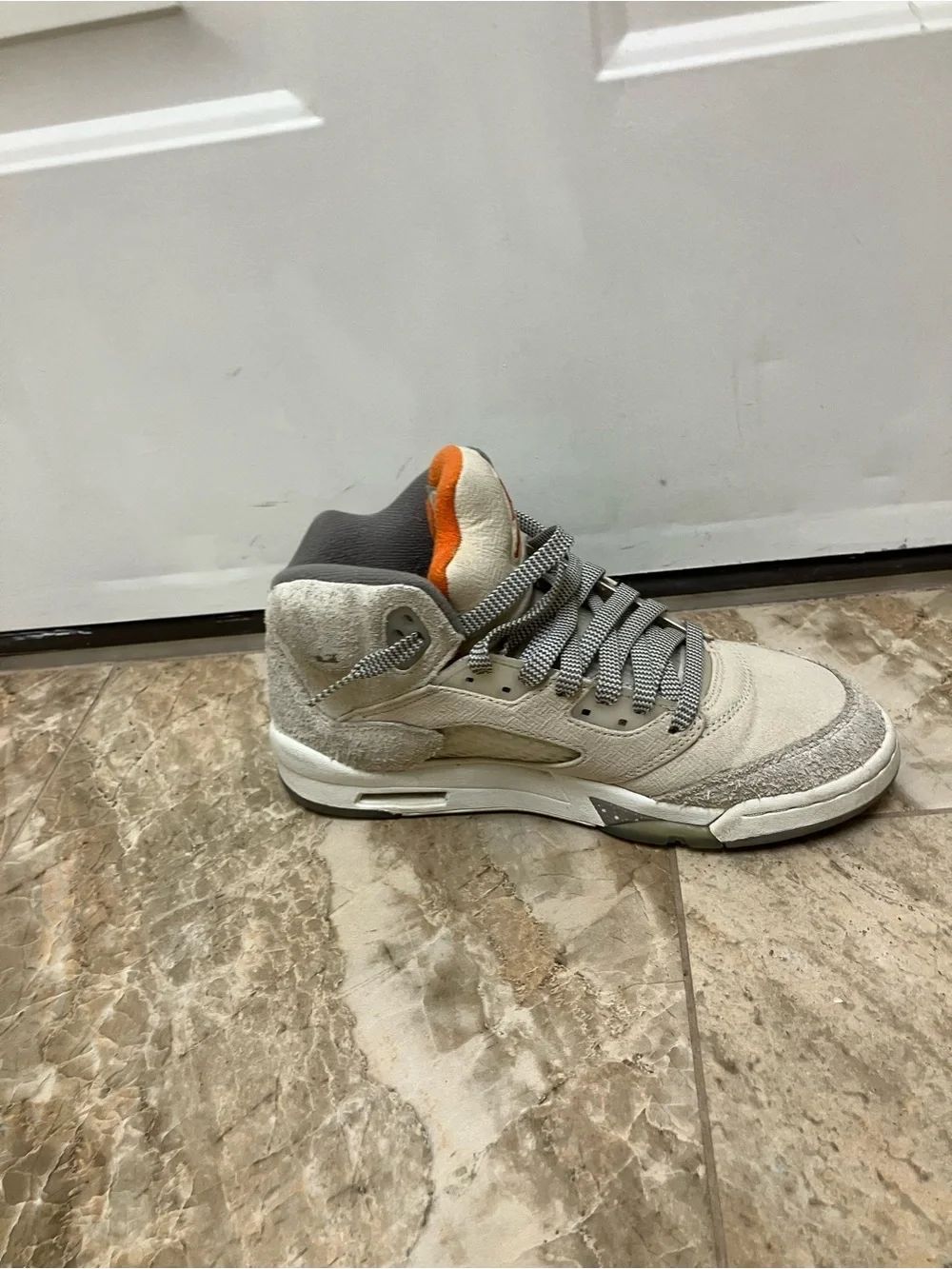 Air Jordan 5 Retro SE Craft Light Orewood Brown Sneakers Size 7Y FD9220-180